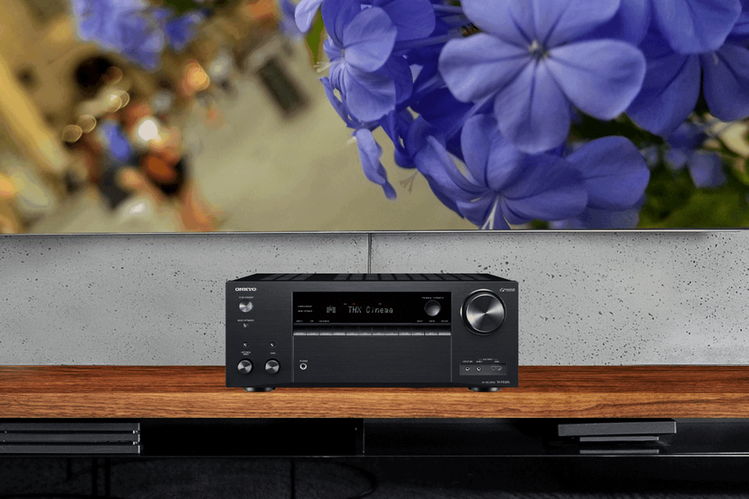 TX NR696 on Console Flowers on TV 2000x1333
